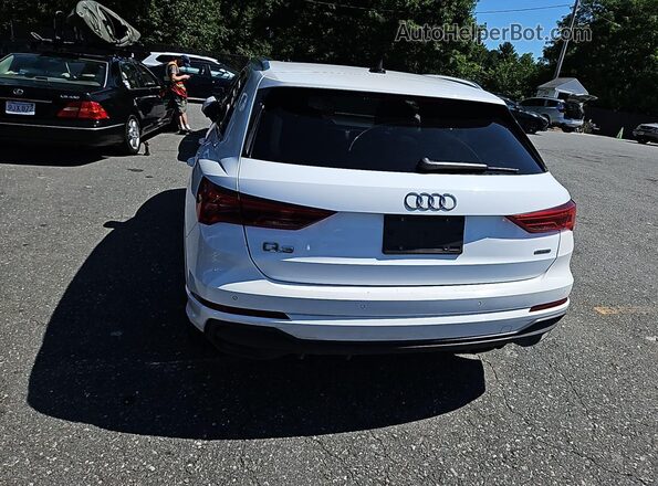 WA1DECF31P1099657 2023 AUDI Q3  Widok wnętrza z przodu