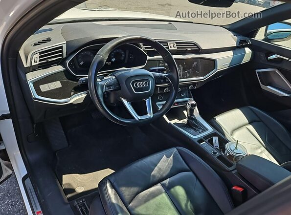 WA1DECF31P1099657 2023 AUDI Q3  Widok wnętrza 360 stopni