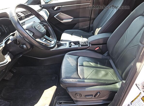 WA1DECF31P1099657 2023 AUDI Q3  Widok zestawu wskaźników