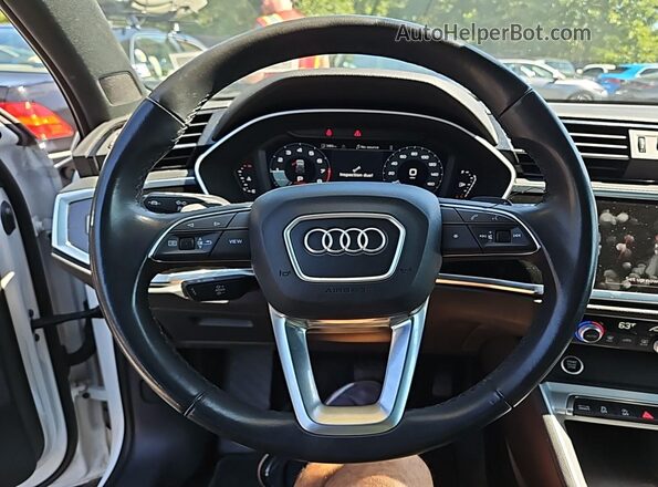 WA1DECF31P1099657 2023 AUDI Q3  Widok naklejki z numerem VIN