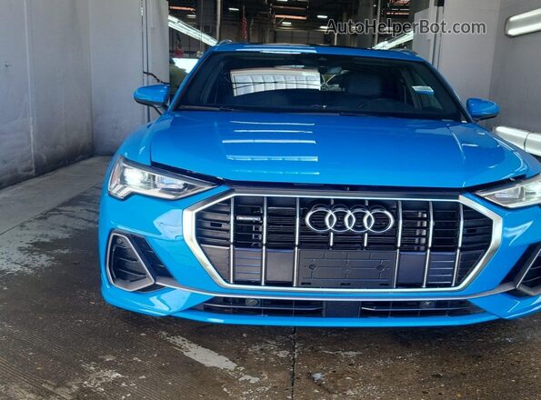 WA1DECF32P1108964 2023 AUDI Q3  Vista de los asientos traseros