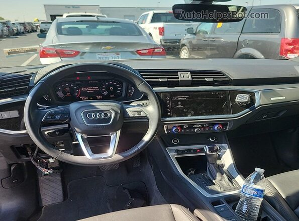 WA1DECF33P1076560 2023 AUDI Q3  Вид спереду