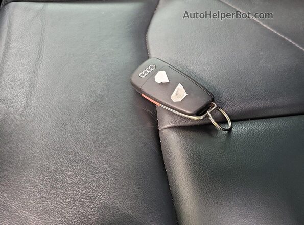 WA1DECF33P1107032 2023 AUDI Q3  Front interior view