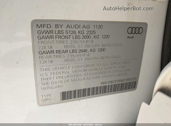 WA1DECF35M1050229 2021 AUDI Q3 White Вид підкапотного простору
