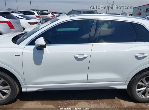WA1DECF35M1050229 2021 AUDI Q3 White Панорамний вид салону 360°