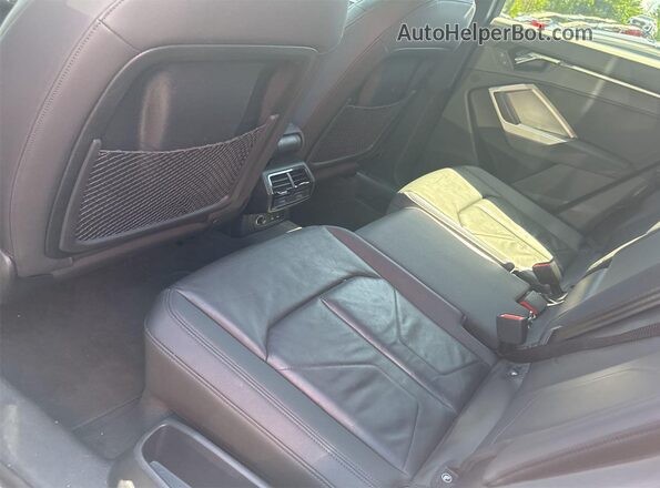 WA1DECF35P1105198 2023 AUDI Q3  Front view