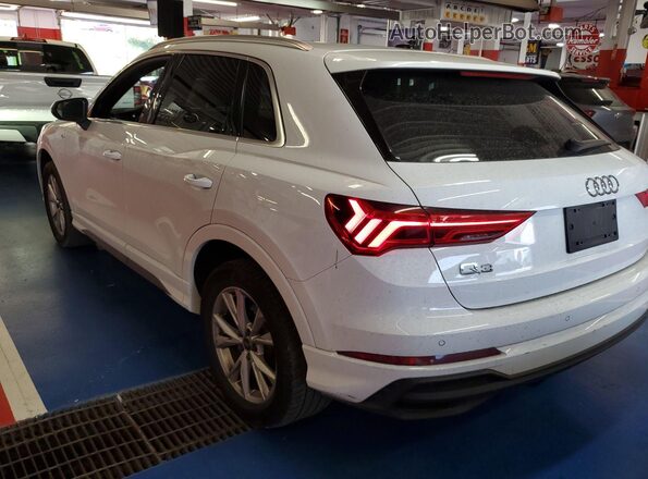 WA1DECF36P1102083 2023 AUDI Q3  უკანა ხედი