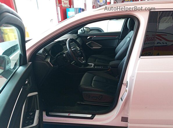 WA1DECF38P1104384 2023 AUDI Q3  Przód lewy
