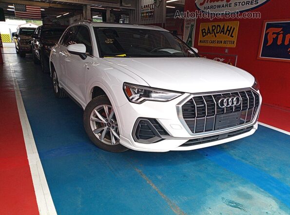 WA1DECF38P1104384 2023 AUDI Q3  Widok z tyłu
