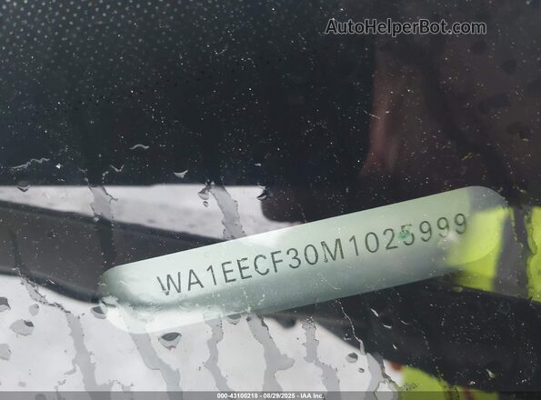 WA1EECF30M1025999 2021 AUDI Q3 Black Вид підкапотного простору