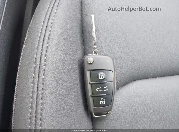 WA1EECF31S1009307 2025 AUDI Q3 Blue Widok deski rozdzielczej