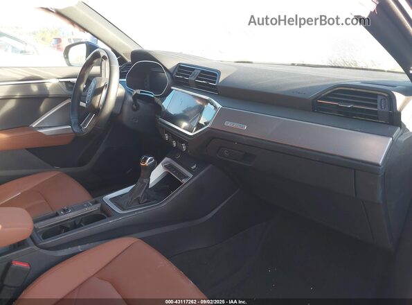 WA1EECF39M1056698 2021 AUDI Q3 Light Blue წინა სალონის ხედი