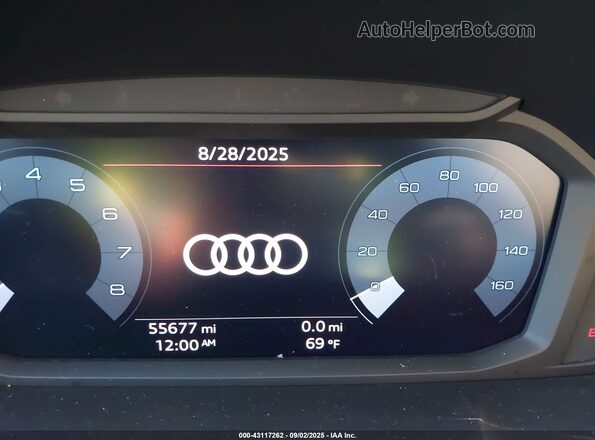 WA1EECF39M1056698 2021 AUDI Q3 Light Blue სალონის 360-გრადუსიანი ხედი