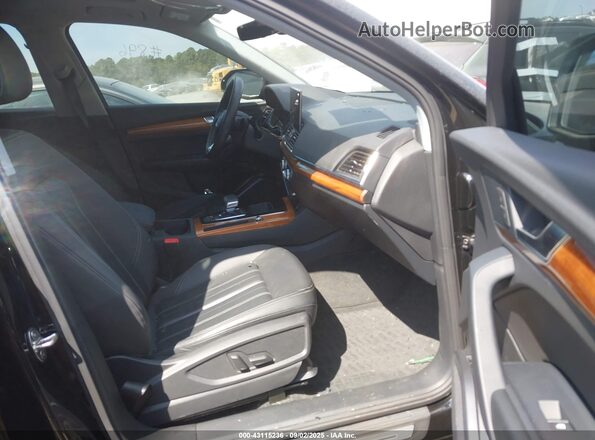 WA1GAAFY3P2090252 2023 AUDI Q5 Черный Вид салона спереди