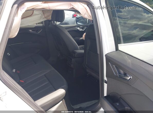 WA1L2BFZ1RP016991 2024 AUDI Q4 Белый Вид наклейки с VIN-кодом