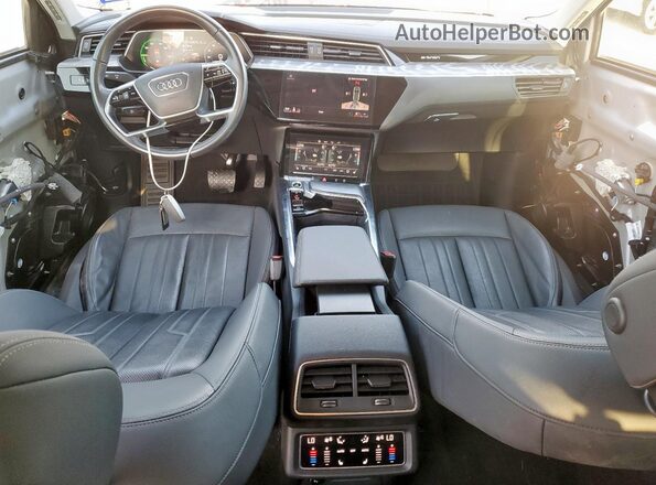 WA1LABGE1NB002482 2022 AUDI E-TRON Серебряный 