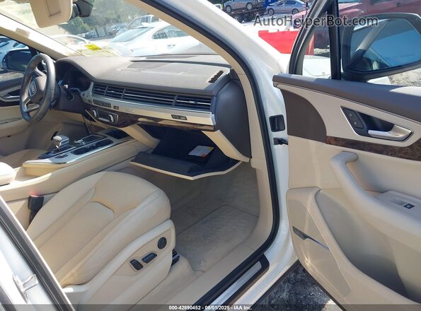 WA1LHAF7XKD044271 2019 AUDI Q7 White 