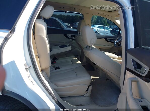 WA1LHAF7XKD044271 2019 AUDI Q7 White 