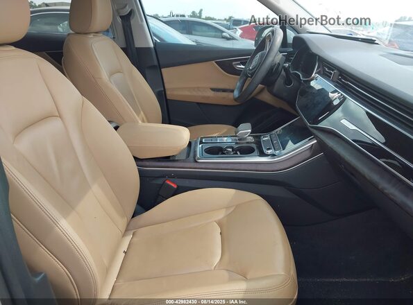 WA1LJAF7XMD025601 2021 AUDI Q7 White წინა სალონის ხედი