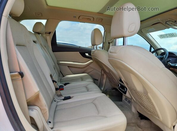 WA1VAAF77JD010946 2018 AUDI Q7 White 