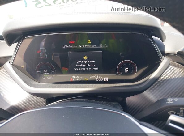 WAUCJBFW5P7001046 2023 AUDI E-TRON Blue Vista de los asientos traseros