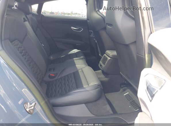 WAUCJBFW5P7001046 2023 AUDI E-TRON Blue Vista de la etiqueta del VIN