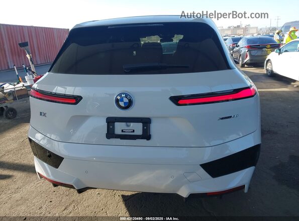 WB523CF04PCL61745 2023 BMW IX White 