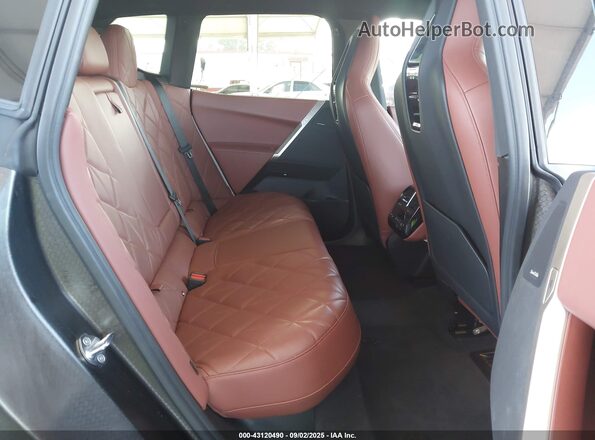 WB523CF04PCL61745 2023 BMW IX White VIN կոդի պիտակի տեսք