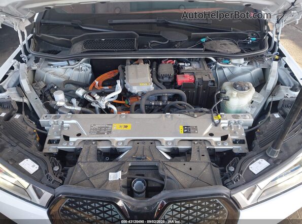WB523CF04PCL61745 2023 BMW IX White Հետևի տեսք