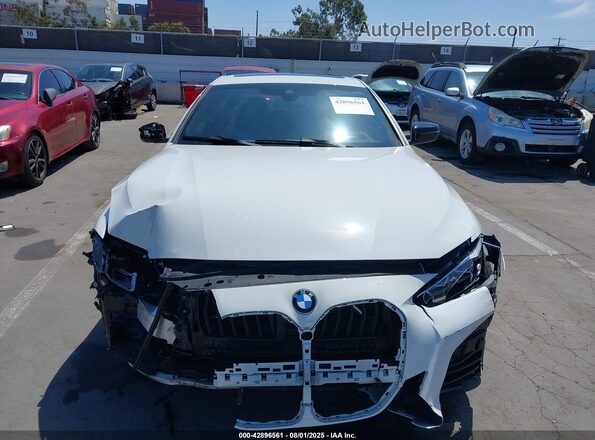 WBA13AR00MCF19218 2021 BMW M4 White 