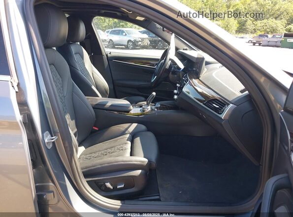 WBA13BJ09MWW96492 2021 BMW 5 SERIES Серый Вид салона спереди