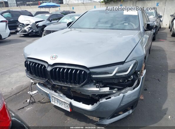 WBA13BK02PCM10258 2023 BMW M5 Gray ხელსაწყოთა პანელის ხედი