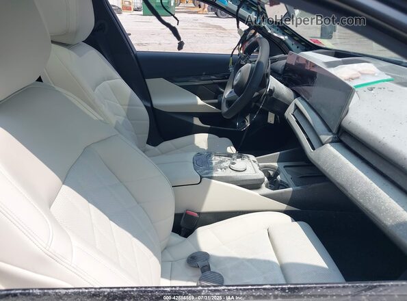 WBA13FK01SCU88062 2025 BMW 5 SERIES Teal წინა სალონის ხედი