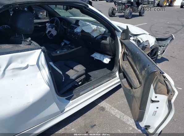 WBA2N1C51JVC27984 2018 BMW M2 White წინა სალონის ხედი