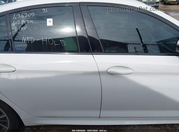 WBA53BH01NCJ48383 2022 BMW 5 SERIES White Вид задньої частини салону
