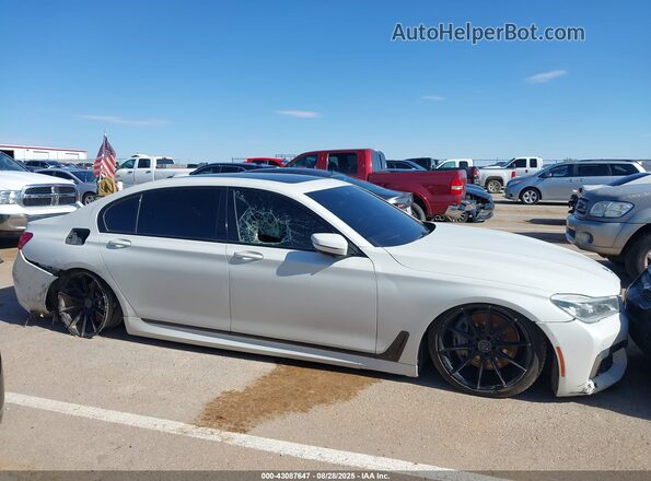 WBA7F0C38HGM21676 2017 BMW 7 SERIES White Սարքավորումների վահանակի տեսք