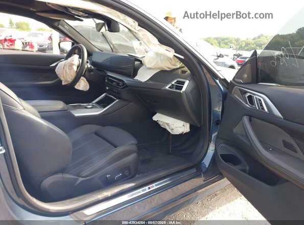 WBA83DA06SCT85384 2025 BMW M4 Blue Вид салону спереду