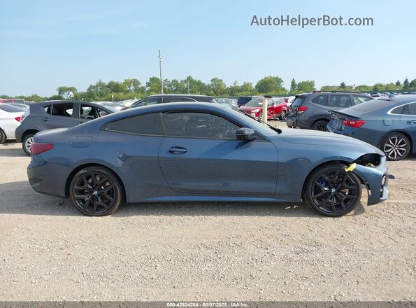 WBA83DA06SCT85384 2025 BMW M4 Blue Вид задньої частини салону