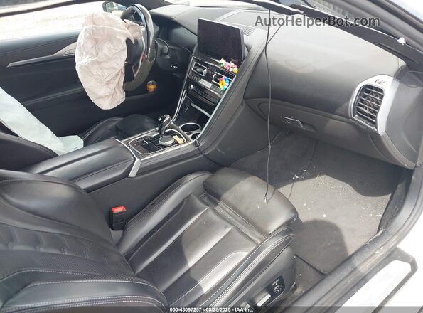 WBAAE2C05PCL65700 2023 BMW 8 SERIES White Սալոնի դիմացի տեսք