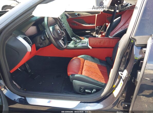 WBAGV2C03NCJ85591 2022 BMW 8 SERIES Черный Вид салона спереди