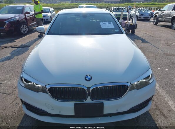 WBAJB1C59JB085080 2018 BMW 5 SERIES Белый Вид щитка приборов