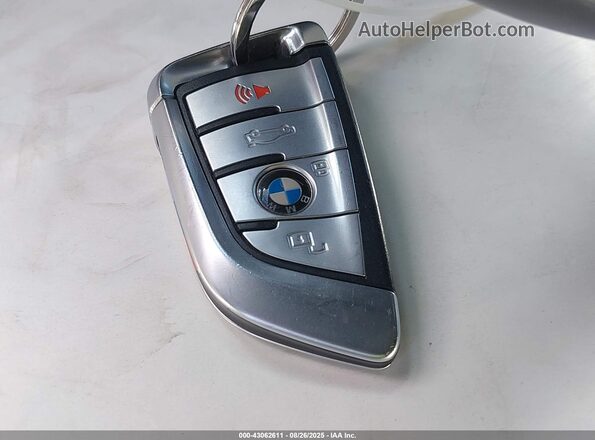 WBSGV0C08PCM46037 2023 BMW M8 Синий Вид панели приборов