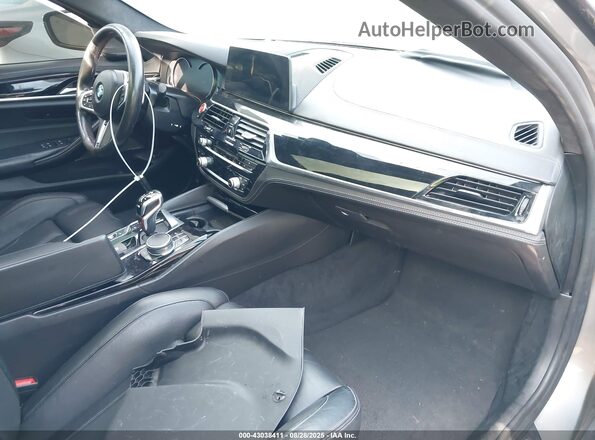 WBSJF0C50JB282164 2018 BMW M5 Черный Вид салона спереди