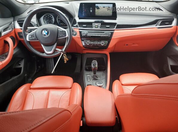 WBXYJ1C04P5V71475 2023 BMW X2 Black Առջևի վահանակի տեսք