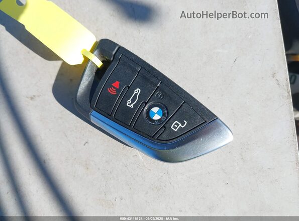 WBY43AW0XRFS73655 2024 BMW I4 Gray Vista del salpicadero