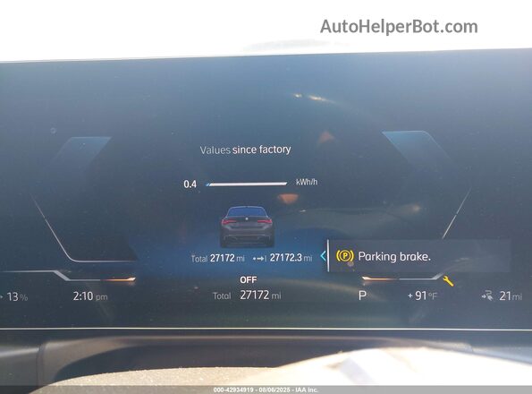 WBY73AW08PFP84033 2023 BMW I4 Gray Vista de los asientos traseros