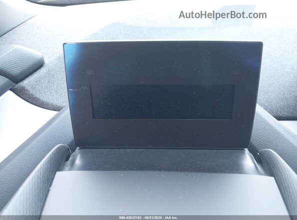 WBY8P2C58K7D00141 2019 BMW I3 White Rear seats view