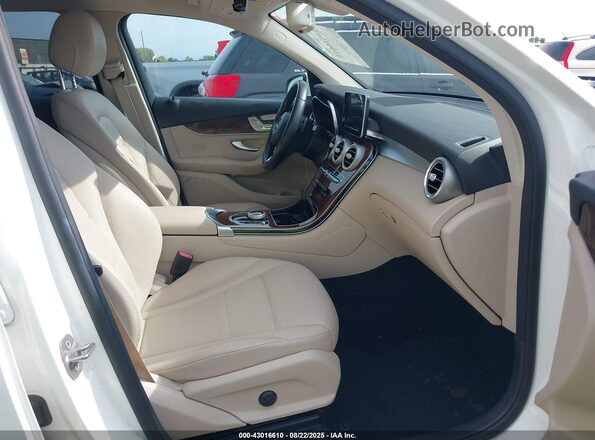 WDC0G4JB6HF137515 2017 MERCEDES-BENZ GLC 300 White 