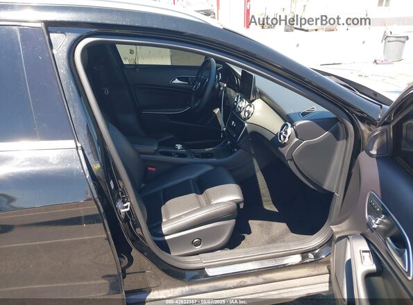 WDCTG4EB4JJ492712 2018 MERCEDES-BENZ GLA 250 Black Սալոնի դիմացի տեսք