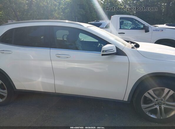 WDCTG4GB2KU019078 2019 MERCEDES-BENZ GLA 250 White Widok wnętrza z tyłu